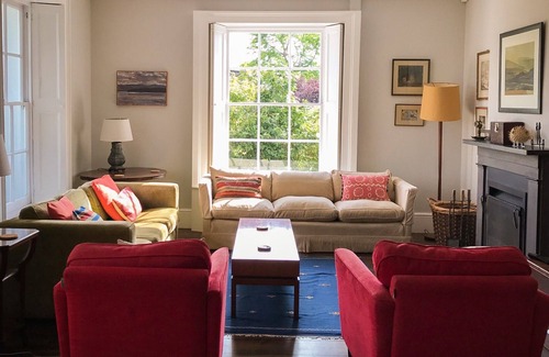 Stoughton Otro | South Downs Georgian Farmhouse on a beautiful Estate just 5 miles from the coast