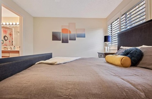 Southeast Boise Casa | South East Boise - Updated Groovy Charmer - 3 bed