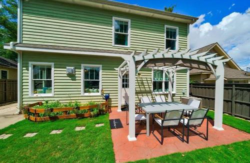 Wilmore Casa | South End Home Pool Spa Firepit Arcade
