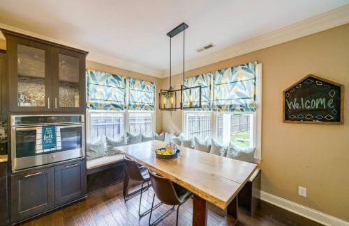 Wilmore Casa | South End Home Pool Spa Firepit Arcade