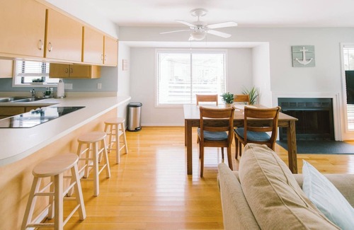 South End Casa | South End Sunset - Stones throw from Ocean & Sound