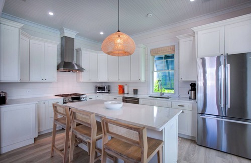 Lubbers Quarters Cay Casa | South End Villa on the water: lovely pool, expansive decks, and 60’ private dock