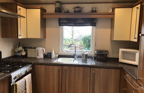 Rhyd-y-clafdy Chalet De Esquí | South facing chalet overlooking the mountains and sea