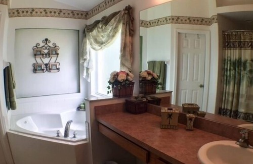 Haines City Casa | South Facing Pool Great For Families! 4 Bedroom Home by RedAwning