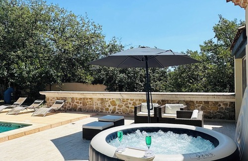 Brignoles Condominio | South-facing villa with pool and jacuzzi for an unforgettable stay.