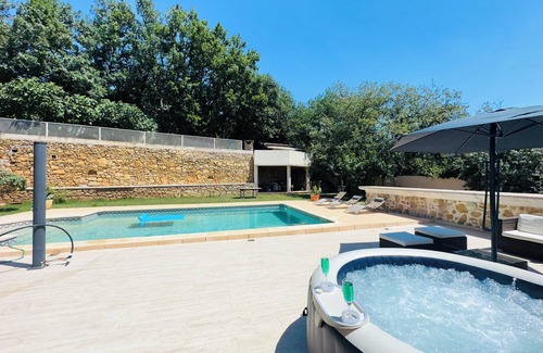 Brignoles Condominio | South-facing villa with pool and jacuzzi for an unforgettable stay.