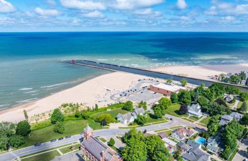 South Haven Casa | South Haven 5BR Near Lake Michigan