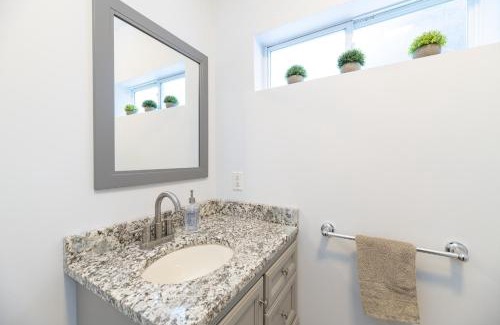 South Haven Casa | South Haven Great Lake Getaway - Centerally located to downtown South Haven and South Beach