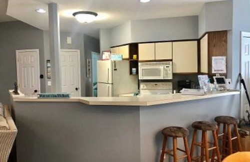 South Haven Condominio | South Haven, MI Octágono - Acogedora casa con chimenea y piscina al aire libre - Lea nuestra reseña