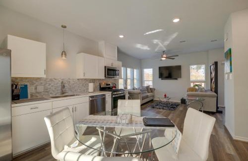 South Houston Casa | South Houston Townhome with Patio and Gas Grill!