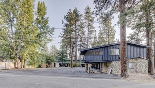 Lakeside Park Apartamento | South Lake Chalet Boutique Suites - walk to Heavenly & Lake Tahoe