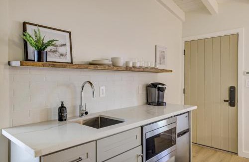 Lakeside Park Apartamento | South Lake Chalet Boutique Suites - walk to Heavenly & Lake Tahoe