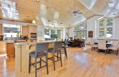 North Upper Truckee Casa | Retiro de montaña de South Lake Tahoe