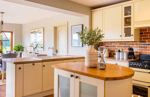 Henley Casa | South Lodge Luxury Accommodation