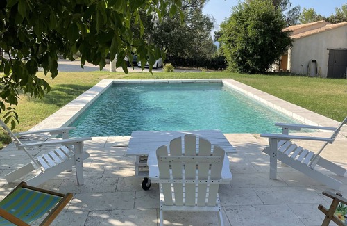 Peypin-d'Aigues Casa | South Luberon cottage with stunning country views, private pool and parking