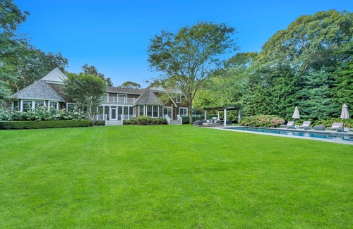 Wainscott Casa | South of Highway - Designer Perfection for Families - East Hampton/ Wainscott