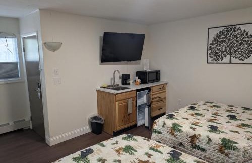 Canaan Hotel | South of the Border Room 9