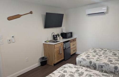 Canaan Hotel | South of the Border Room 9