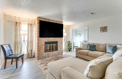 South Oklahoma City Casa | South OKC Home with Hot Tub-Game Room 18 Mi to OU!
