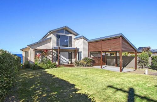Ulladulla Casa | South Pacific Beach House - direct beach access