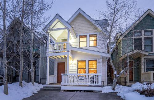 Telluride Villa | South Pacific Townhouse by Exceptional Stays