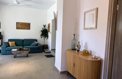 Rodakino Casa | South Palms luxury village house