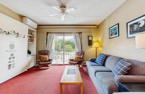 Lincoln Hotel | South Peak Studio at Rivergreen