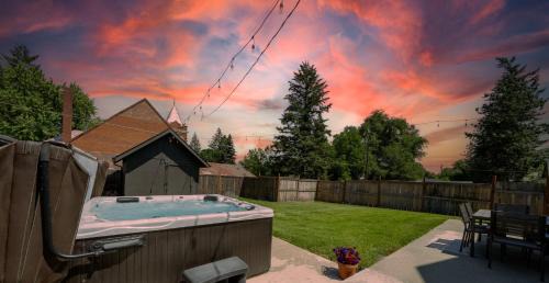 South Perry District Casa | South Perry Dist Fenced Yard & Hot tub