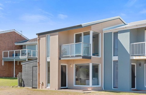 Port Elliot Casa | South Seas 1 Beachfront Villa Walk everywhere