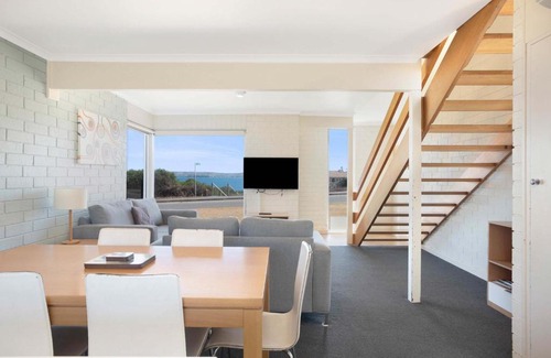 Port Elliot Casa | South Seas 1 Beachfront Villa Walk everywhere