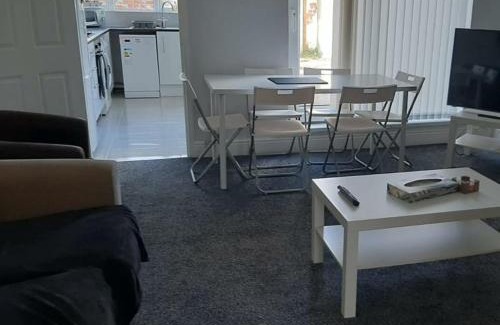 South Shields Casa | South Shield's Hidden Gem Amethyst 3 Bedroom House Sleeps 6 Guests