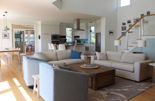 Victoria Casa | South Shore Bliss- Bright, Spacious Oceanfront Retreat with Private Golf Green