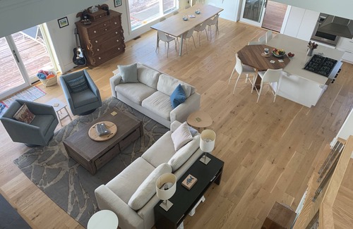 Victoria Casa | South Shore Bliss- Bright, Spacious Oceanfront Retreat with Private Golf Green