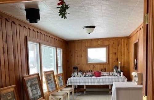 Twin Lake Complejo | The Entire Resort is 110 foot Waterfront property with a Lodge and 4 Log Cabins.