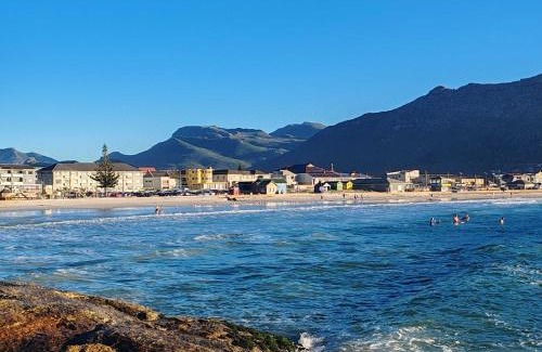 Fish Hoek Apartamento | South Shore Stay - Family-Friendly Stay by the Sea