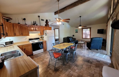 South Toledo Bend Casa | South Toledo Bend Waterfront Lakehouse with Fishing pier/dock, fire pit, pets 👌