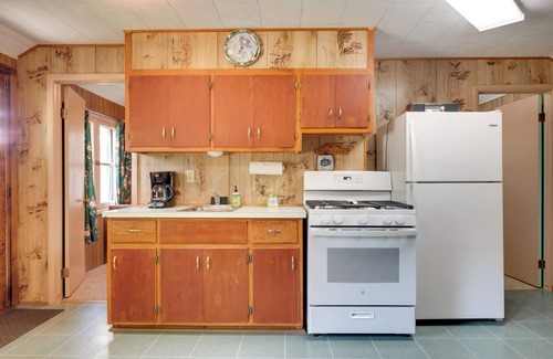 Conover Cabina | South Twin Lake Cabin w/ Dock, Steps to Water
