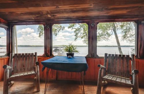 Conover Casa | South Twin Lake Cabin with Seasonal Dock and Slip!