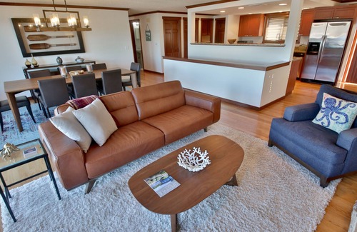 Clinton Casa | Frente al canal South Whidbey, sauna interior, jacuzzi; Playa comunitaria, kayaks!
