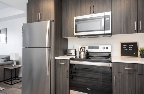 Fort Gary Apartamento | South Wpg Close to UM Modern Chic + 1 Bdr+ Parking (106-30)