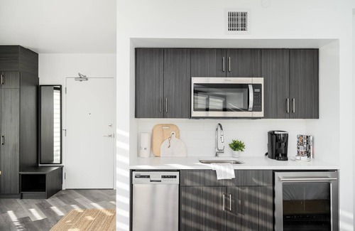 Fort Gary Apartamento | South Wpg Steps from the UofM+Bright Studio+30 UC+ Parking (300-30)