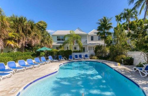 Bahama Village Casa | Southard Getaway by AvantStay w Covered Patio Great Location Shared Pool Week Long Stays