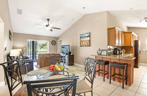 Eagle Pointe South Casa | South EAST Facing Pool, LAKESIDE, 3 Br-2 Bath, 10 Min To Disney, MODERN.
