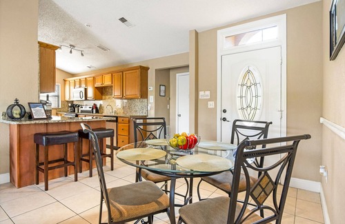 Eagle Pointe South Casa | South EAST Facing Pool, LAKESIDE, 3 Br-2 Bath, 10 Min To Disney, MODERN.