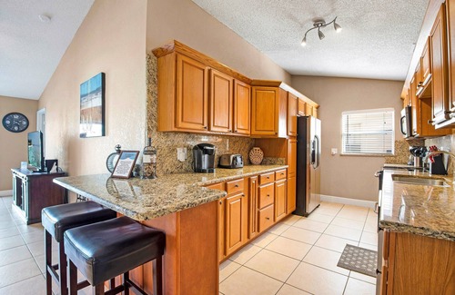 Eagle Pointe South Casa | South EAST Facing Pool, LAKESIDE, 3 Br-2 Bath, 10 Min To Disney, MODERN.