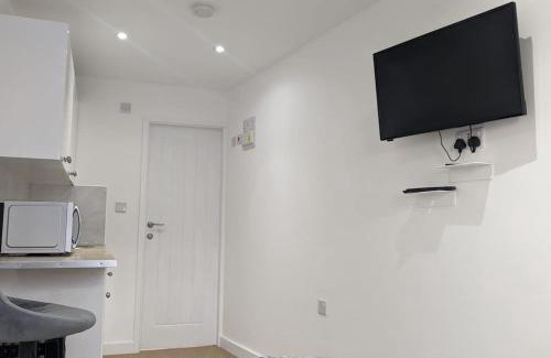 Southend-on-Sea Apartamento | Southend Airport Ground Floor Studio, with parking