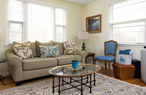 Franklin Cabaña | Southern Charm cottage- CENTRO / patio sombreado cercado!