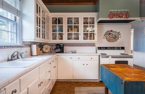 Lockhart Casa | Encanto del Sur, idealmente ubicado en el centro de Texas