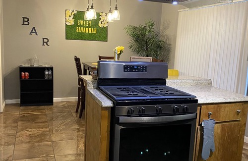 Midtown Casa | Southern Charm Sav 3BR/1.5 Bathroom