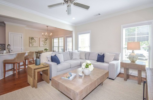 Auburn - Opelika Condominio | Southern Charmer in Auburn, condo sleeps 8! Comes w/gameday parking pass!